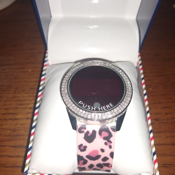 Aeropostale Accessories - Aeropostale pink cheetah digital watch